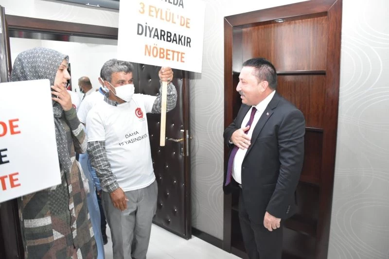 Evlat nöbetindeki aileler Başkan Beyoğlu’nu yapacakları eyleme davet etti
