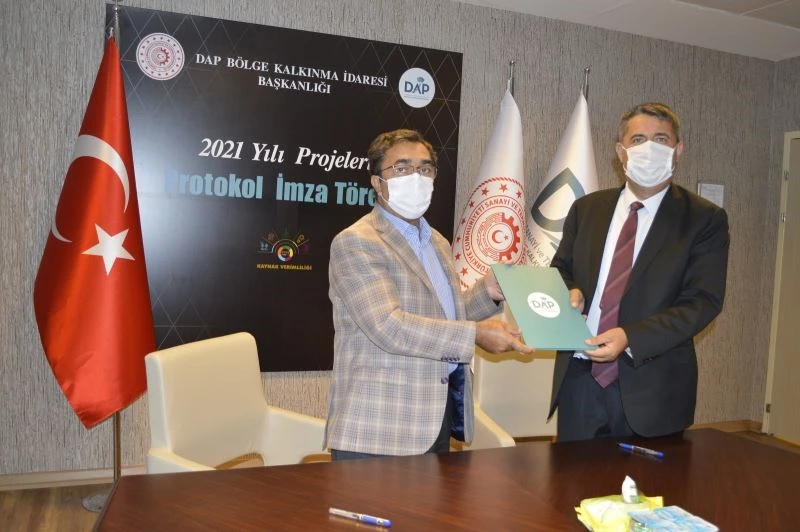 DAP’tan, Narman Belediyesi’nin ‘Hayvan İçme Suyu Projesi’ne destek
