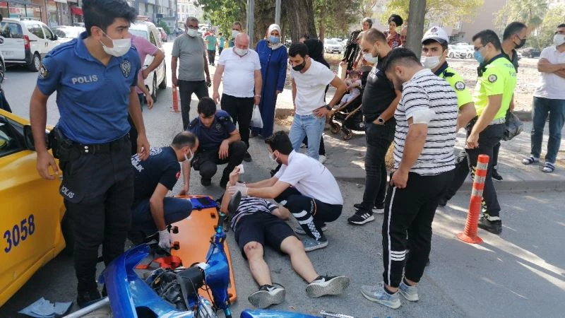 Ticari taksiyle çarpışan motosiklet sürücüsü yaralandı
