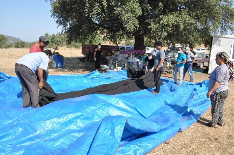 Yanan çadırın yenisi elbirliğiyle kuruldu

