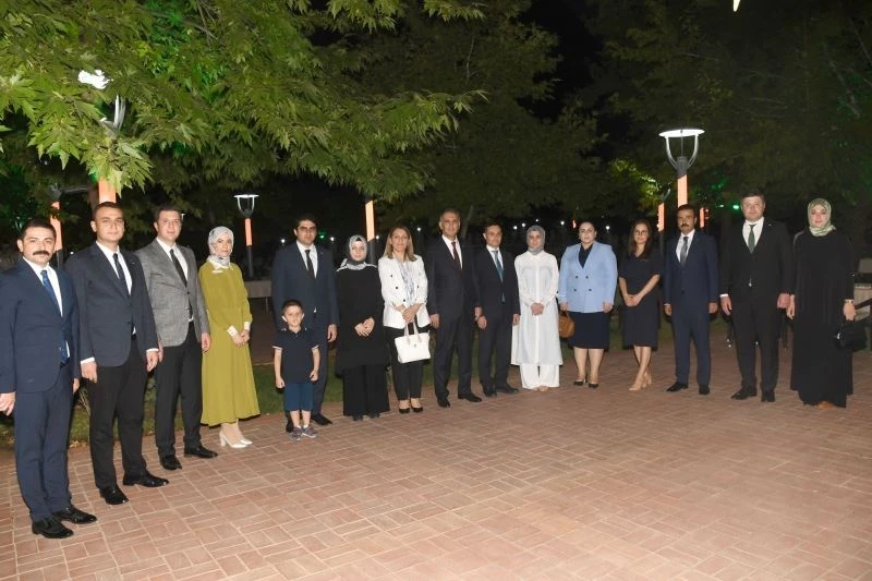 Tayini çıkan mülki idare amirlerine veda yemeği
