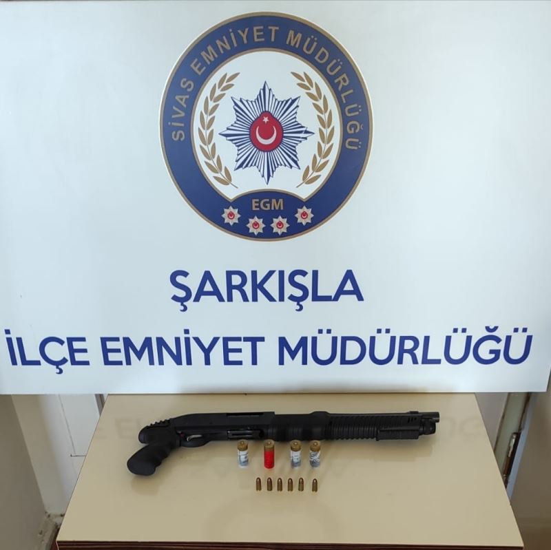 Sivas’ta polis sokak satıcılarına nefes aldırmıyor
