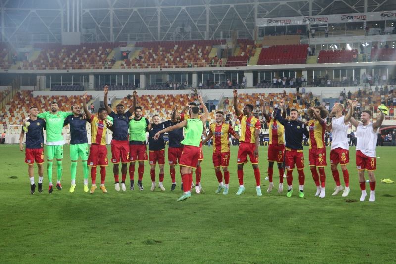 Yeni Malatyaspor’dan galibiyet kutlaması
