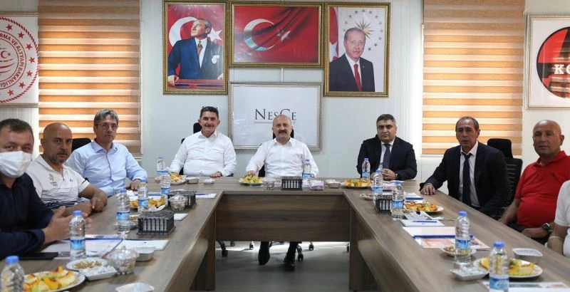 Çelebi: “İnşallah 2022 yılı sonunda kurdeleyi kesip, yolumuzu açacağız”
