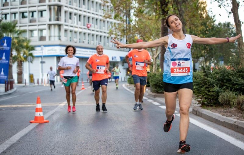 9 Eylül İzmir Yarı Maratonu’na rekor katılım
