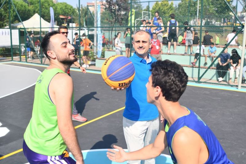 Çayırova’da sokak basketbolu heyecanı başladı
