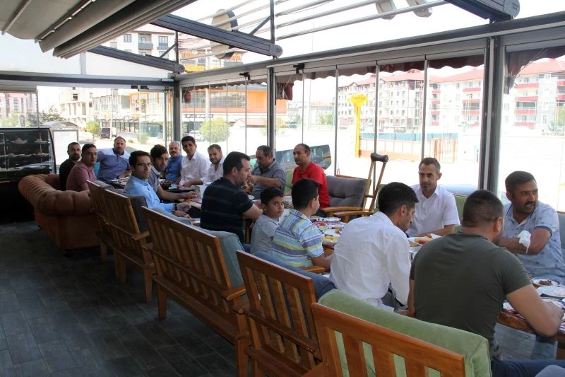 Ağrı Yurt-Ay Der’den Taşlıçay Kaymakamı Ersöz için veda yemeği
