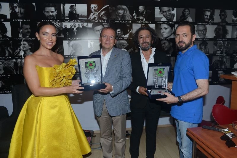 Fettah Can ve Cansu Kurtçu’dan Bursa’ya özel gece
