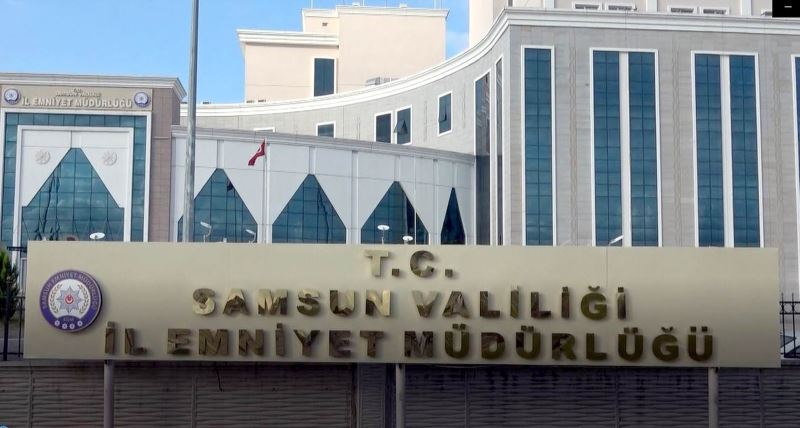 Samsun Emniyet Müdürlüğü bünyesinde yaşanan rütbe terfilerinin ardından görev değişikliklerine gidildi
