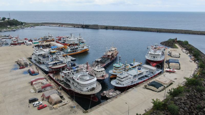 Balıkçılar ‘Vira Bismillah’ demek için gün sayıyor
