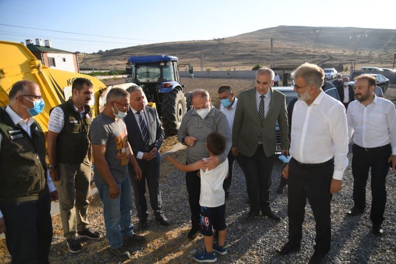 Eski Bakanlar Akdağ ve Yıldız’dan küçükbaş hayvancılık işletmelerine ziyaret
