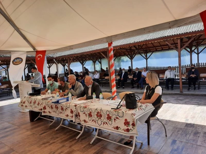 30 yıldır başkanlığını sürdüren Karaset güven tazeledi
