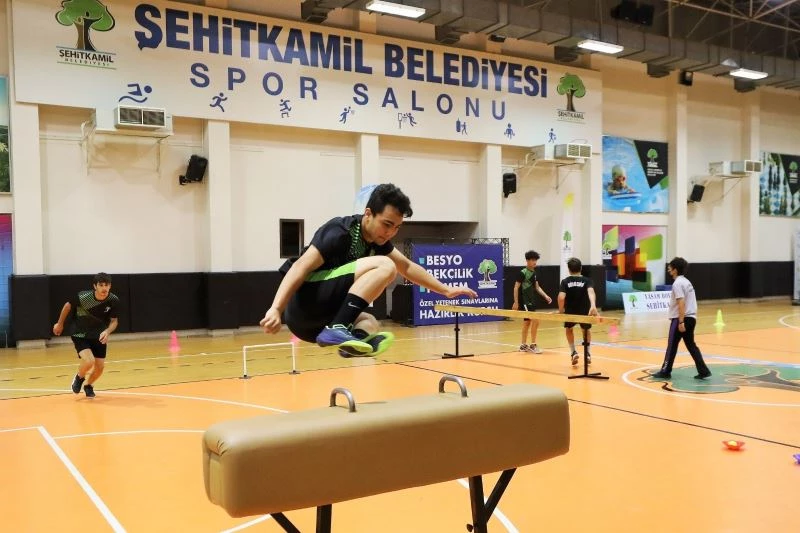 Hayallerindeki mesleğe zorlu parkurlarda hazırlanıyorlar
