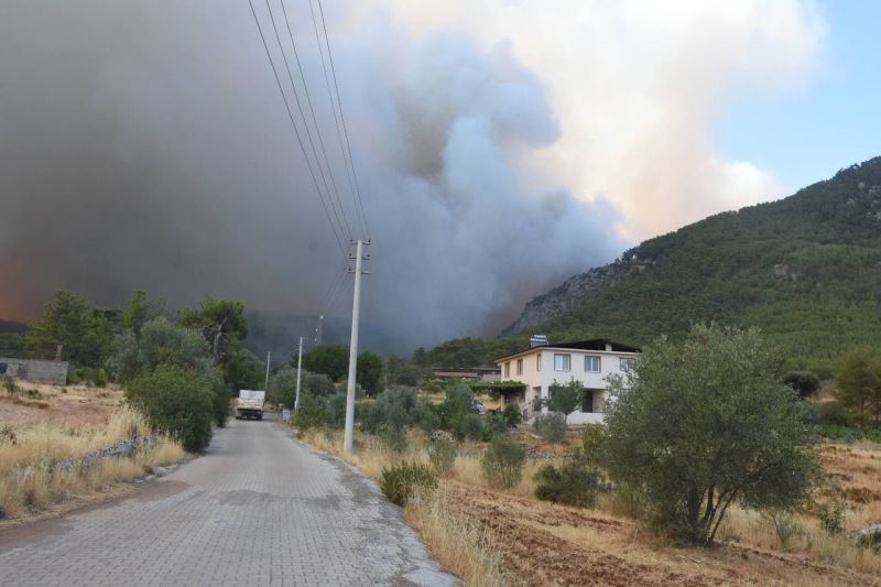 Köyceğiz yanmaya devam ediyor
