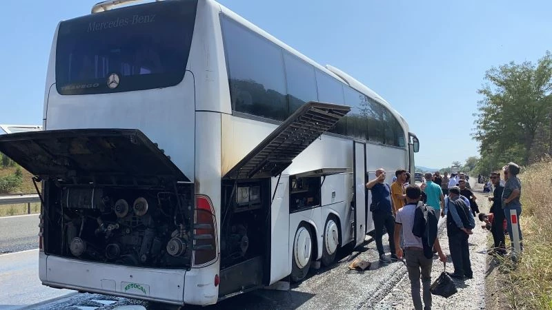 33 yolcu şoförün dikkati ile ölümden döndü
