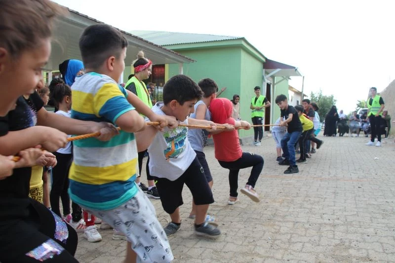 42 farklı şehirden köye gelen çocuklar, mini şenlikte doyasıya eğlendi
