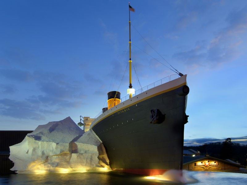 Titanik müzesindeki buzdağı ziyaretçilerin üzerine devrildi: 3 yaralı

