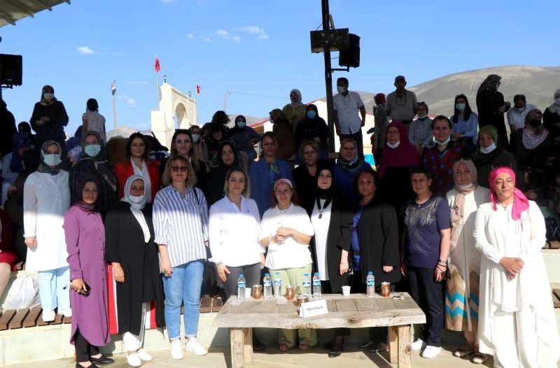 (Özel) Bayburt’ta 100-150 yıllık sandıkların yer aldığı ’Sandıkların Hikayesi’ yarışması sona erdi
