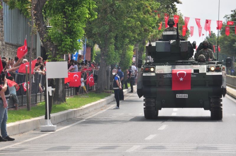 Mehmetçikten göz dolduran geçit töreni
