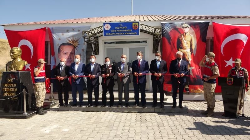 25 günde yapımı tamamlanan Tarihi Murat Köprüsü Karakolu hizmete açıldı
