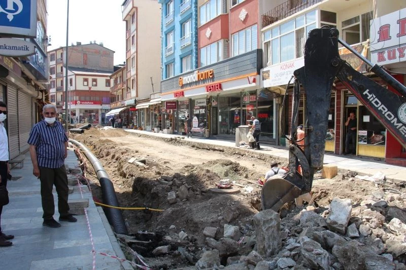 Oltu Ziyabey Caddesi yenileniyor
