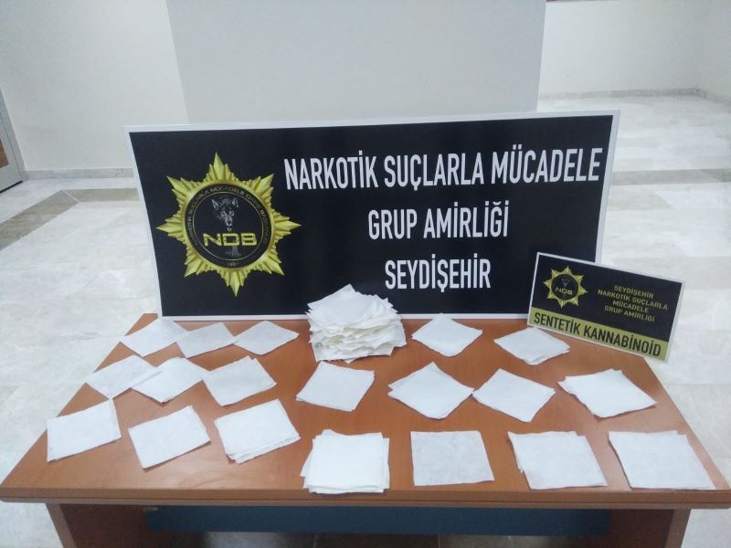 Konya’da 400 bin lira değerinde peçeteye emdirilmiş uyuşturucu ele geçirildi
