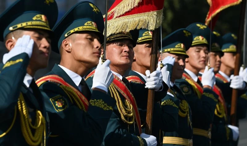 Kırgızistan Bağımsızlık Günü askeri geçit töreniyle kutladı
