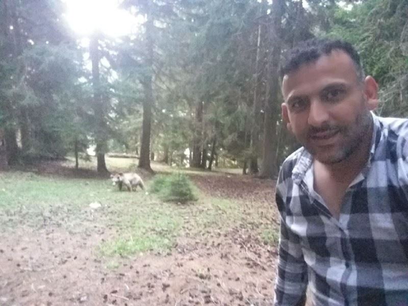 Taksi şoförü ormanda rastladığı ayı ile öz çekim yaptı sosyal medyayı salladı

