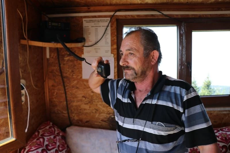 24 yıldır ormanları gözetliyor
