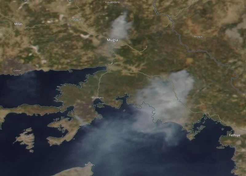 Köyceğiz yangının dumanları Rodos’a ulaştı
