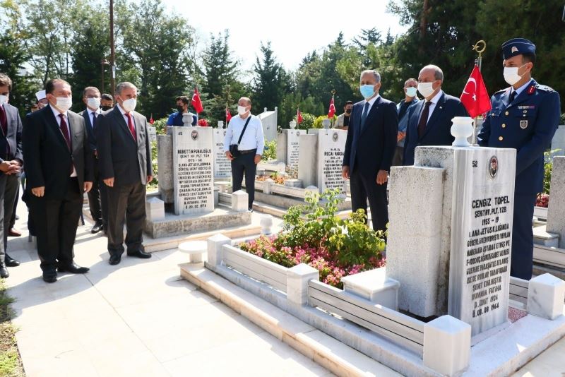 KKTC Cumhurbaşkanı Ersin Tatar’dan Kıbrıs Şehidi Cengiz Topel’e ziyaret
