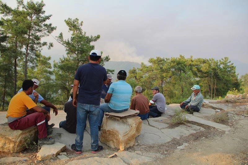 Manavgat Kızıldağ Mahallesi’nde alevler yeniden yükseldi
