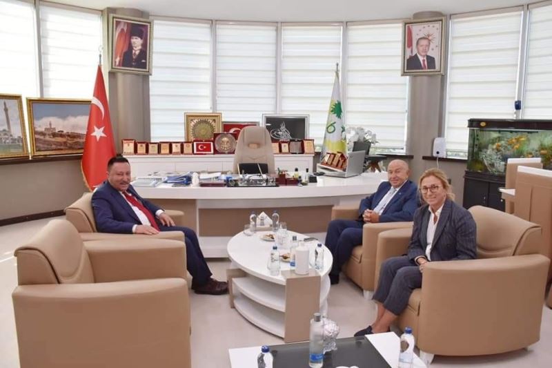 TFF Başkanı Özdemir’den Beyoğlu’na ziyaret
