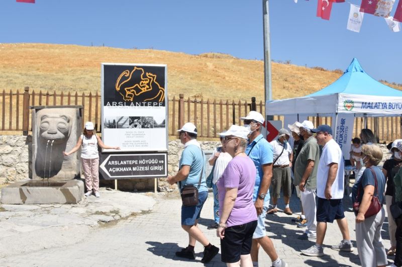 Arslantepe Höyüğü Dünya Kültür Mirası listesine girdikten sonra ilk turistleri ağırladı
