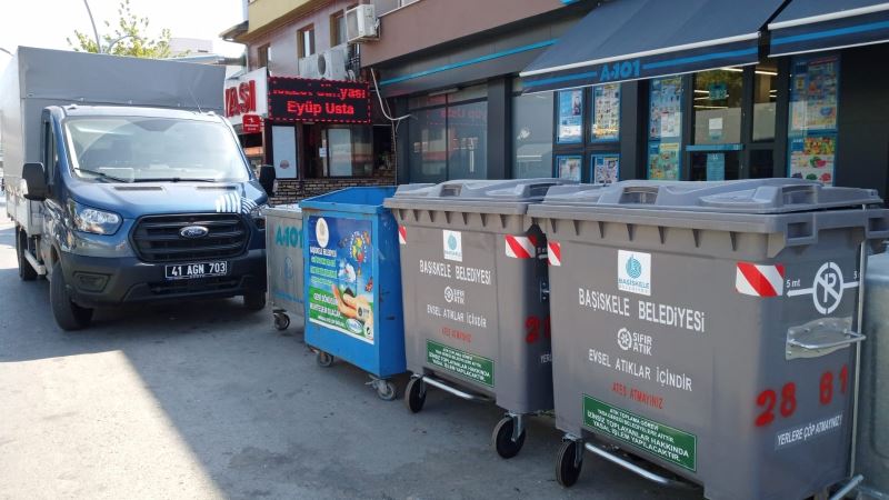 Başiskele’de çöp konteynerleri yenileniyor

