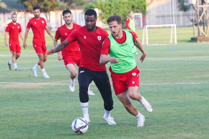 Samsunspor’da 18 futbolcu ayrıldı, 16 futbolcu transfer edildi

