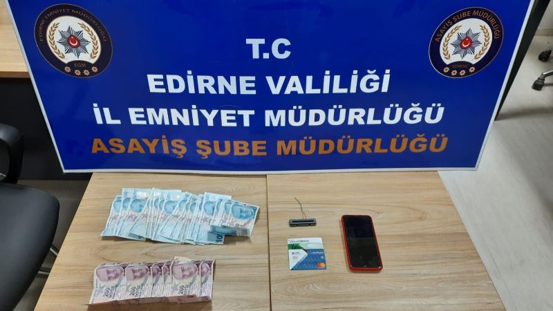 Edirne’de ATM’lere kurduğu düzenekle hesapları boşaltan zanlı yakalandı
