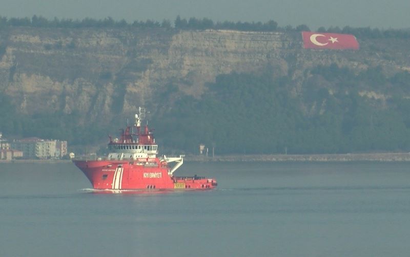 Türkiye’nin ilk acil kurtarma gemisi ‘Nene Hatun’ Çanakkale Boğazı’ndan geçti

