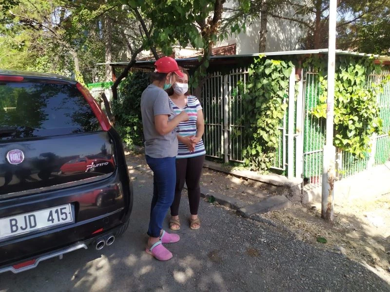 Kedilere mama verirken kaybolan Dilan’ın annesi: “Kaçırılma gibi bir durum yok”
