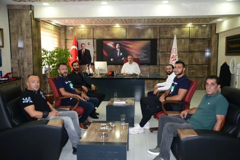 Bursasporlu tekvandocu Anıl Erkin Zeray’a plaket verildi
