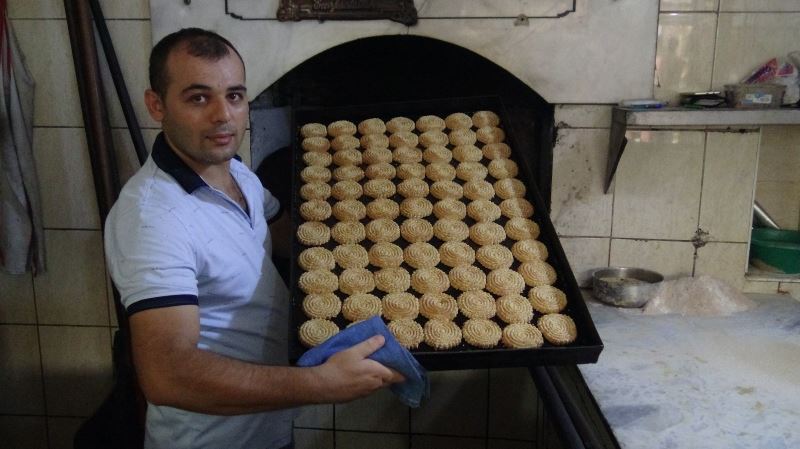 Hatay’ın yöresel lezzeti kömbe, tadıyla beğeni topluyor
