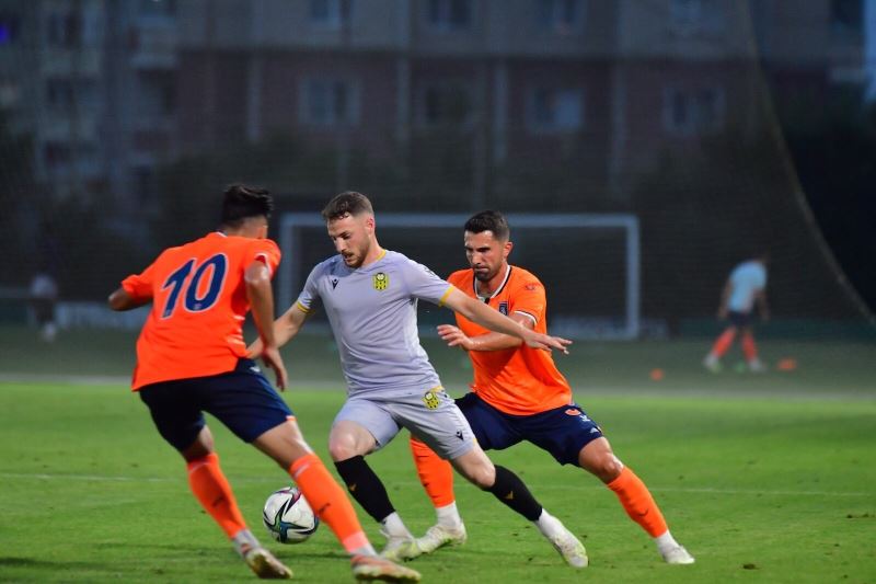 Hazırlık maçı: Medipol Başakşehir: 0 - Yeni Malatyaspor: 0
