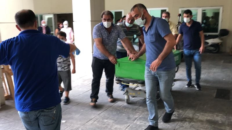 18 yaşındaki Sude, erkek arkadaşıyla yaşadığı evde silahla vurulmuş halde bulundu
