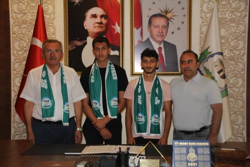 Serik Belediyespor alt yapıdan 2 oyuncu ile sözleşme imzaladı
