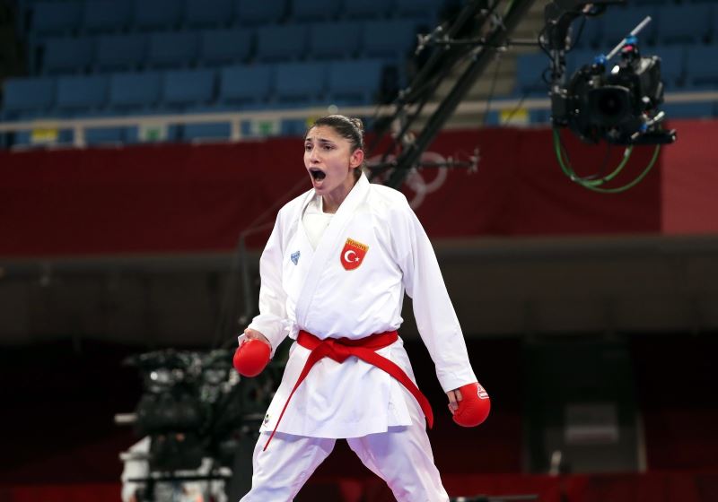 Tokyo Olimpiyat Oyunları kadınlar kumite 61 kiloda milli karateci Merve Çoban, yarı finalde Sırbistan’dan Jovana Prekovic’e 2-0 mağlup oldu. Merve bronz madalyanın sahibi oldu.
