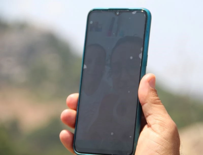 İtfaiye müdürünün günler sonra bin 800 kilometre uzaklıktaki ailesiyle duygu dolu görüntülü görüşmesi
