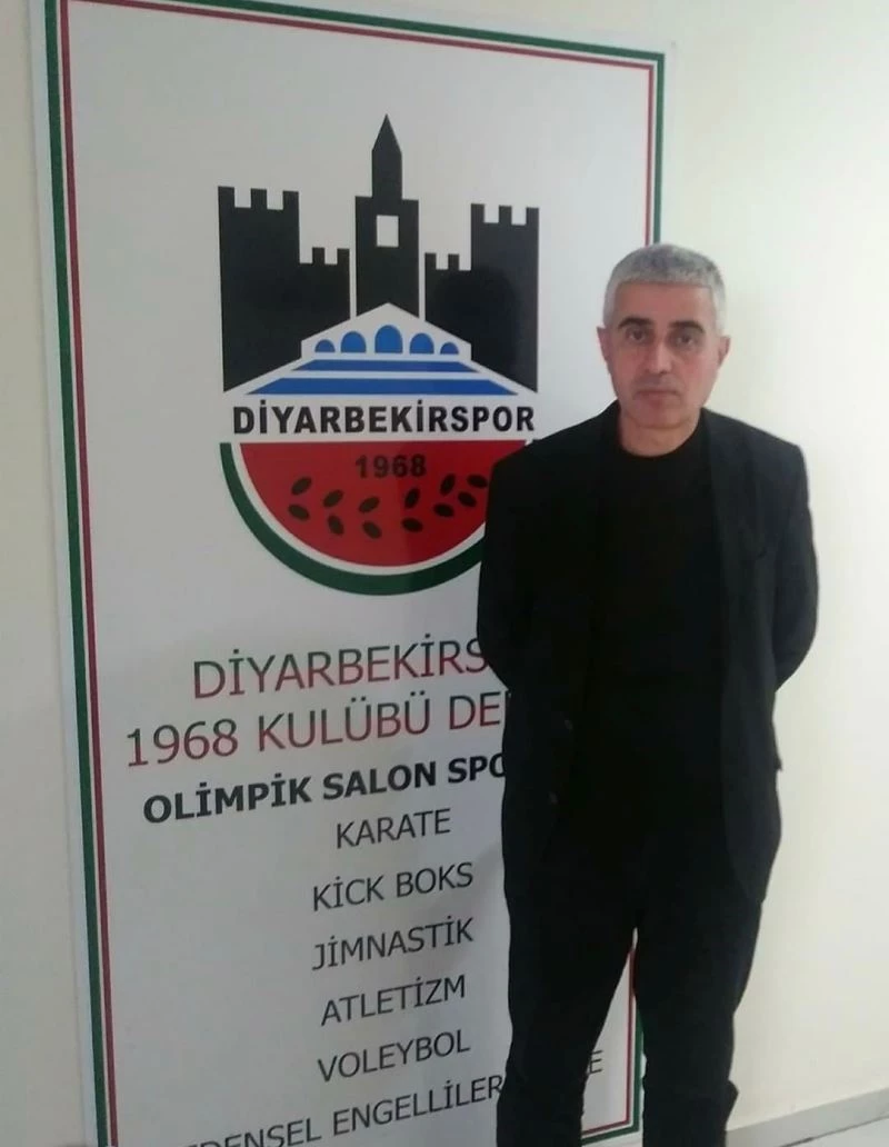 Diyarbakır’da tribünler kırmızı cephe ile renklenecek
