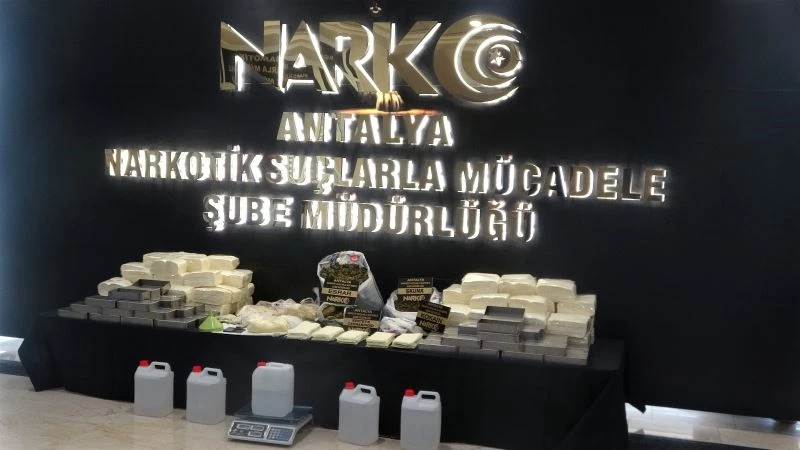 Antalya’da milyonlarca kağıda emdirilmiş bonzai yapımının önüne geçildi
