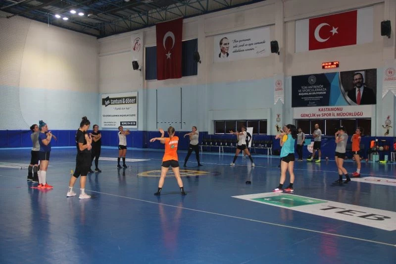 Kastamonu Belediyespor Hentbol Takımı, antrenmanlara başladı
