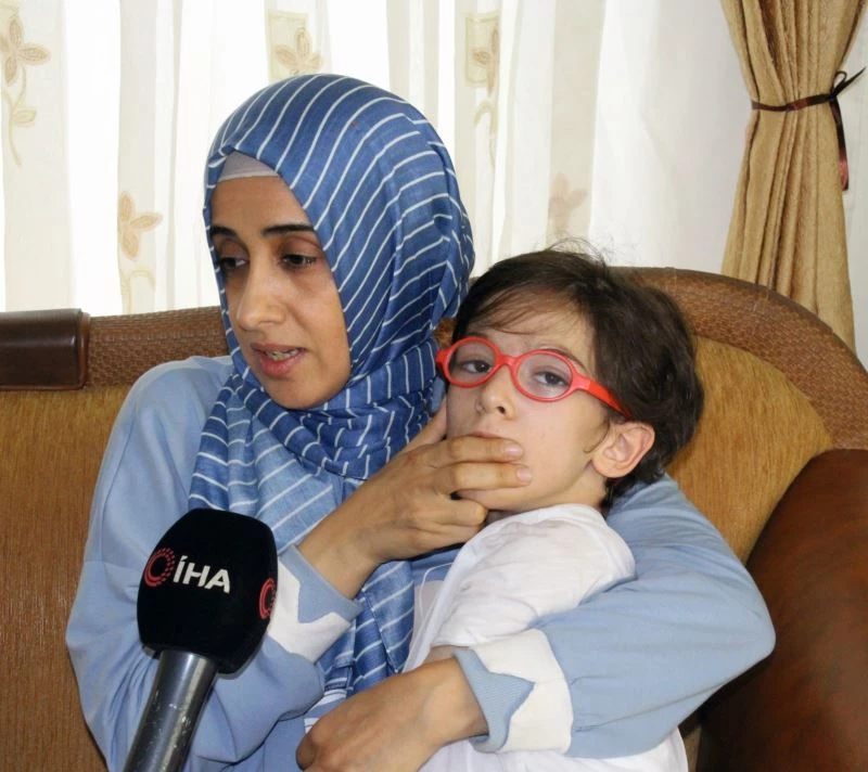 Tek isteği çocukça yaşamak ve fark edilmek
